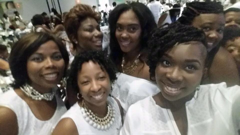 Celebrating OMZ All-White, 2015 — photograph 12